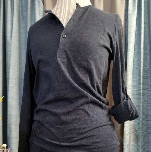 🌻🌺🌻 H&M BUTTONED V-NECK SHIRT!! - Picture 3 of 5